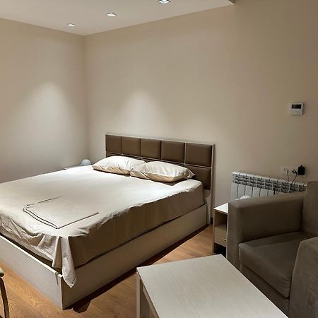 Beautiful Apartment In The Center Of Jerevan Buitenkant foto